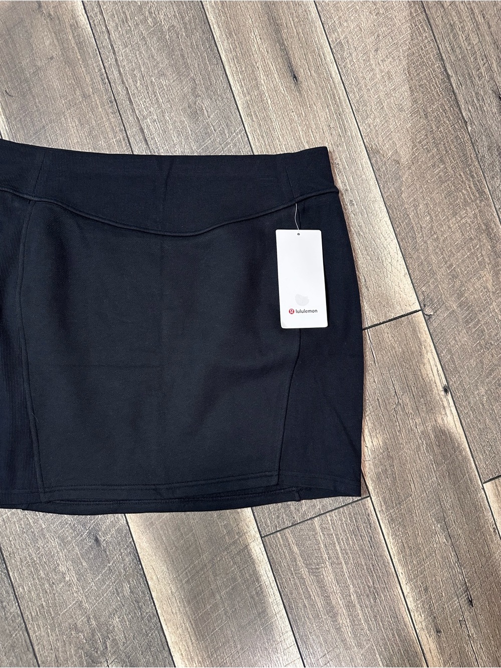 Lululemon Scuba High-Rise Mini Skirt
Black - Picture 3 of 8